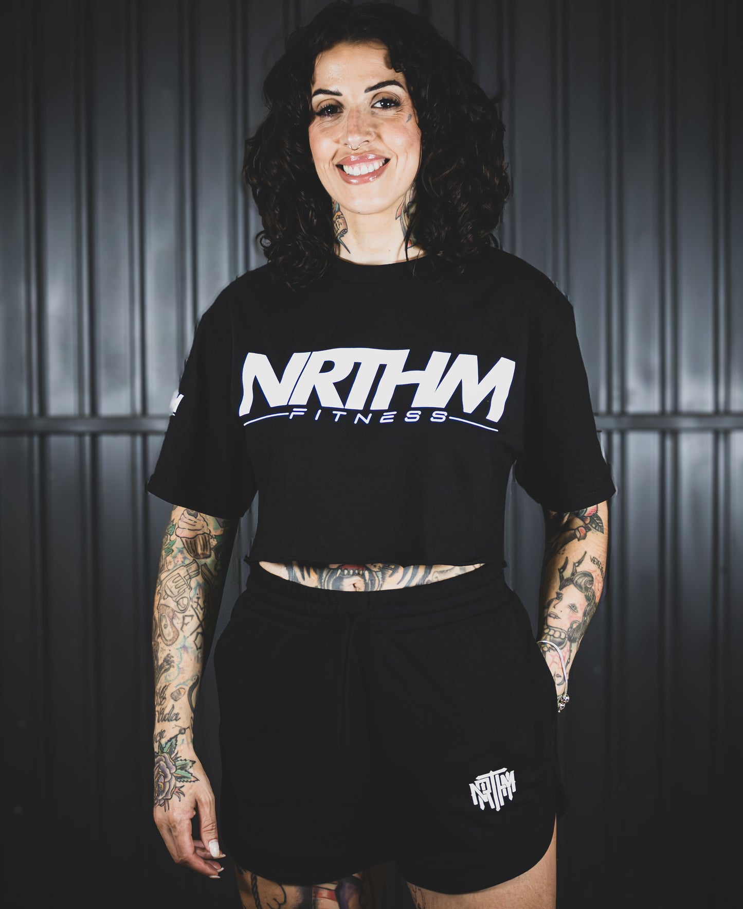 CROP TOP OVERSIZED NEGRA